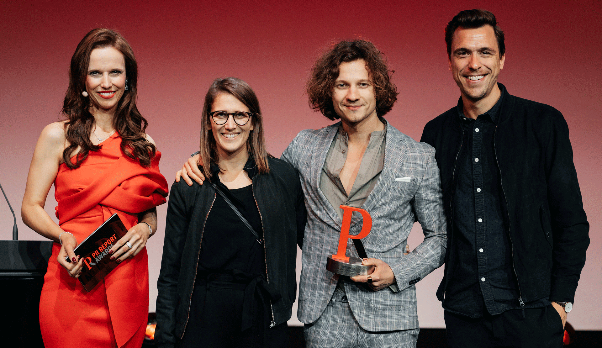 Vollpension und Grayling gleich doppelt beim deutschen PR Report Award 2022 ausgezeichnet